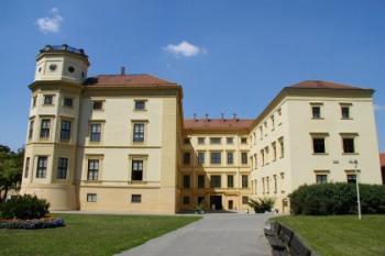 Zámek ve Strážnici (2003 ©Martin KLIMÁNEK)
