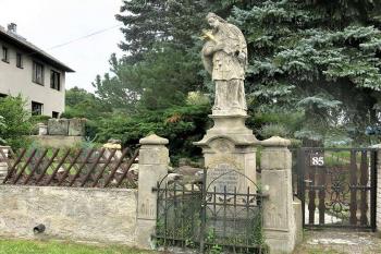 Socha sv. Jana Nepomuckého v Dobranově, místní části České Lípy. (© Pavel Vítek 09/2022)