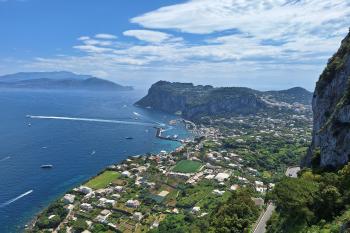 Pohled od San Michele (© Simona Kidlesová  05/2023)