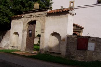 renesanční vstupní brána (© Karel Husák, 07/2005)