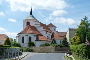kostel sv. Gotharda (© František Kinař, 08/2014)