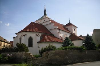 kostel sv. Gotharda (© František Kinař, 08/2014)