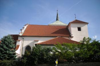 kostel sv. Gotharda (© František Kinař, 08/2014)