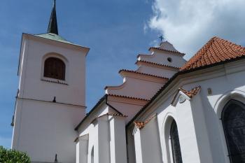 kostel sv. Gotharda (© František Kinař, 08/2014)