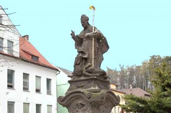 Socha sv. Valentina Římského ve Stráži pod Ralskem. (© Pavel Vítek 09/2022)
