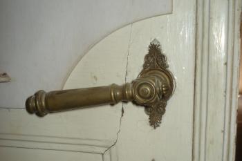 detail kování ve víděnském křídle (© Jaromír Schoffer, 08/2010)