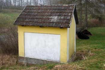 Kaple Čtrnácti svatých pomocníků v obci Dubnice v okrese Česká Lípa. (© Pavel Vítek 10/2018)