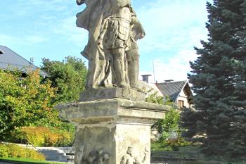 Sousoší sv. Jana Nepomuckého a sv. Václava v Rynolticích. (© Pavel Vítek 09/2022)