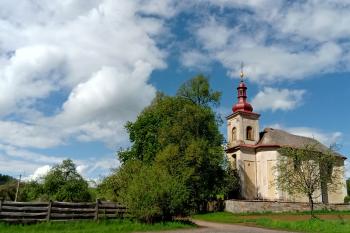 Vidonice-kostel (© Jaroslav Houfek  05/2021)
