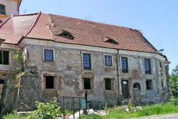 Východní křídlo ( © Luděk Pitter 06/2005)