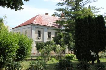 stará katolická škola u kostela (© Luděk Vláčil  07/2023)
