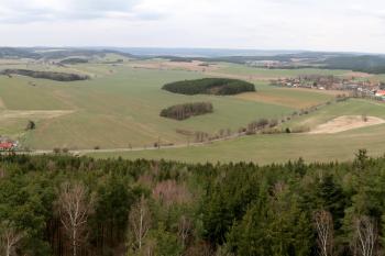 výhled na SZ (© Stanislav Drda, 04/2010)