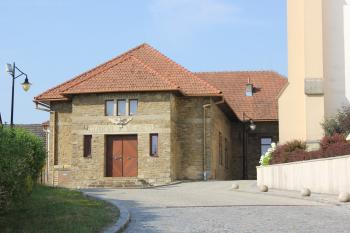 farní dvorana vede kostela (© Luděk Vláčil  07/2023)