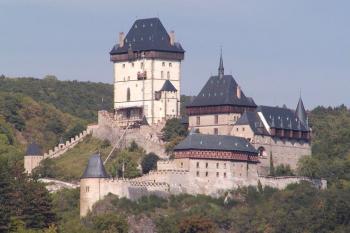 Klasický pohled na hrad ( © Roman Krejčí 5.9.2003)