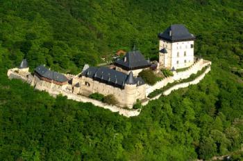 Karlštejn - Letecký snímek ( © Radovan Smokoň 06/2006)