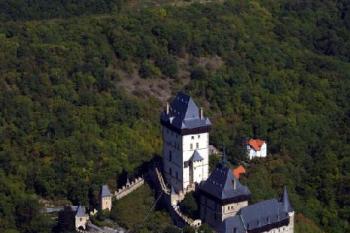 Karlštejn - Letecký snímek ( © Radovan Smokoň 09/2006)
