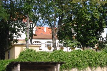 jv. strana zámku (© D Dohňanský, 09/2014)