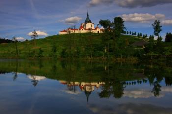 Pohled přes rybník (© Zdeněk Kučera, 02/2012)