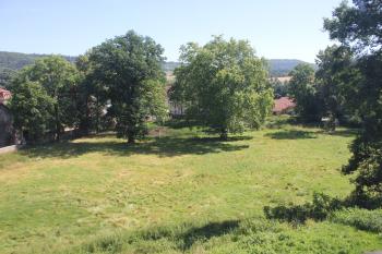 Pohled dozahrady (© Luděk Vláčil  08/2023)