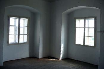 Okna v jihovýchodním nároží (© Jiří Cukr, 08/2009)
