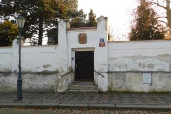 vstup do zahrady domu (© Milan Caha  11/2024)