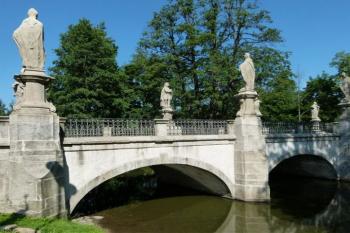 kamenný most před žďárským zámkem (© Jan P. Štěpánek 06/2012)