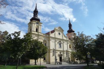Průčelí kostela (© Ondřej Navrátil, 09/2010)