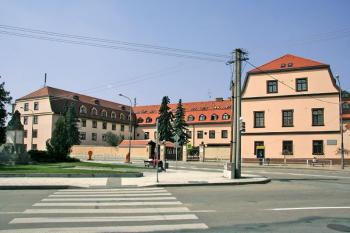 Od severovýchodu ( © Luděk Pitter 04/2006)