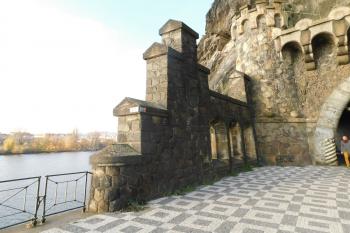 křídlo jižního portálu (© Milan Caha  11/2024)