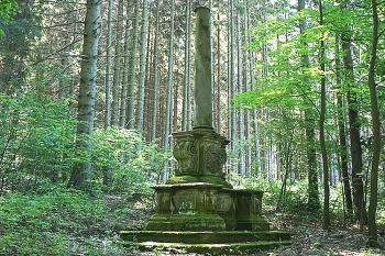 Mariánský sloup v Mařenicích u Cvikova. (© Pavel Vítek  09/2022)