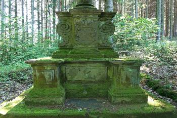 Mariánský sloup v Mařenicích u Cvikova. (© Pavel Vítek  09/2022)