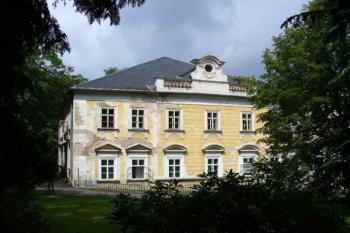 Hluboš - zámek (© Pavel Jarý,  11.08.2007)