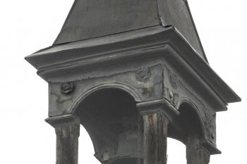 Zvonice a Mariánský sloup v Olomouci, městské čtvrti Bělidla. (© Pavel Vítek 09/2022)