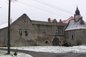 zámecký areál od severozápadu ( © Jan P. Štěpánek 10/2007)