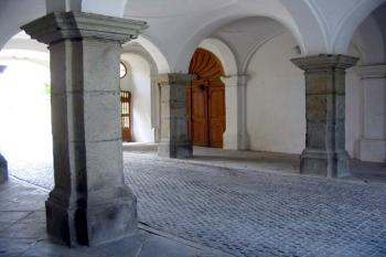 Průjezd (© Jiří Cukr 07/2006)