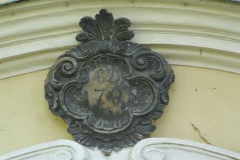 Peruc zámek (© František Kinař, 04/2012)