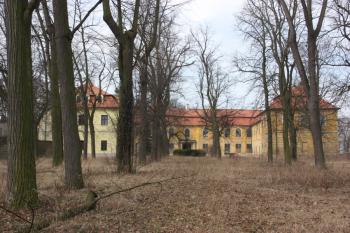 Zámek od východu ( © Ivan Grisa 03/2010)