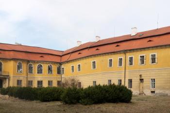 Nádvoří od jihovýchodu ( © Ivan Grisa 03/2010)