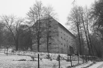 Sýpka jihozápadně od zámku ( © Ivan Grisa 12/2009)