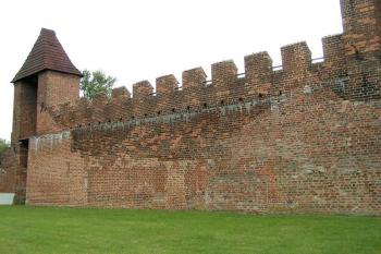 Vnitřní strana východních hradeb ( © Petr Turyna 08/2005)
