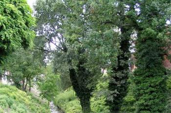 Vnitřní vodní příkop ( © Petr Turyna 08/2005)