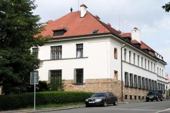 Prostor menší fortny na jihu opevnění, dnes stejnojmenná ulička (3) ( © Petr Turyna 08/2005)