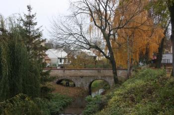 Kamenný mostek přes vnitřní příkop na severním obvodu ( © Ivan Grisa 11/2009)
