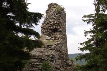 Střep věžovité stavby (© Jan Laurin, 07/2007)