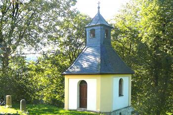 Kaplička v místní části Zábrdí, spadající pod Osečnou. (© Pavel Vítek  09/2023)