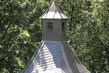 Kaplička v místní části Zábrdí, spadající pod Osečnou. (© Pavel Vítek  09/2023)