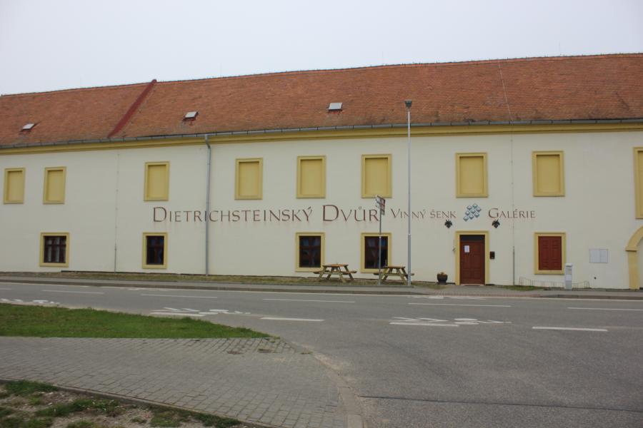Dietrichsteinský dvůr