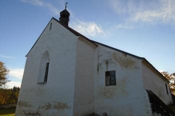 pohled na kostel ze severovýchodu (© Jaroslav Špiroch  11/2023)
