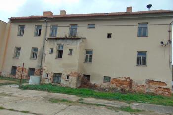 Západní strana zámku (© Dušan Dohňanský  11/2023)