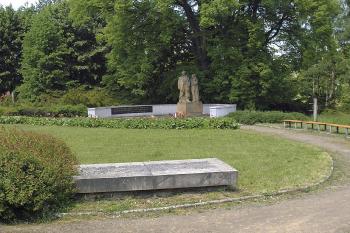 Památník Leskovice (© Miroslav Fiala  05/2004)